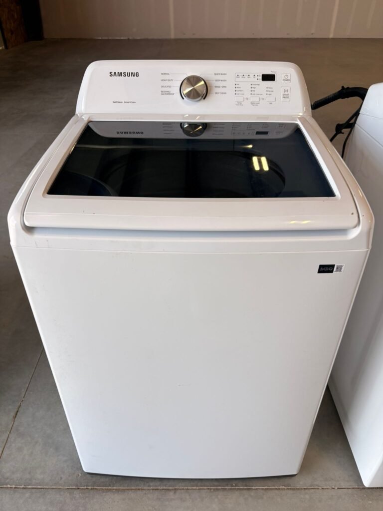 Samsung 4.5 cu. ft. Top-Load Washer with 8 Wash/Rinse Cycles in White!
