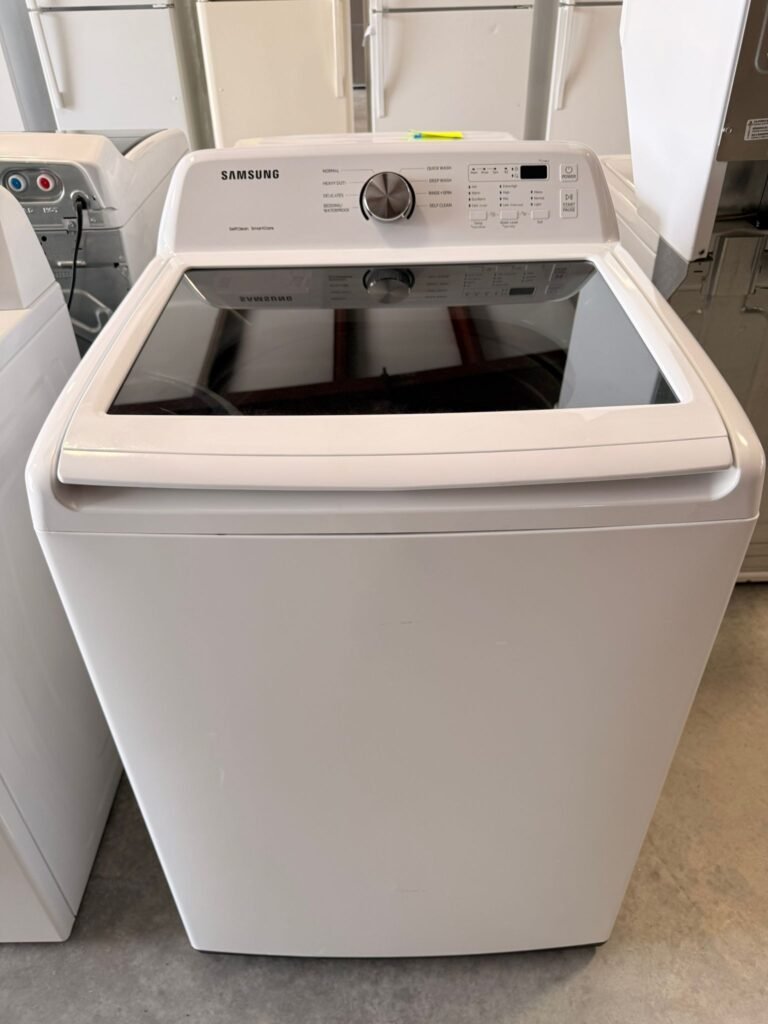 Samsung 4.5 cu. ft. Top-Load Washer with 8 Wash/Rinse Cycles in White!