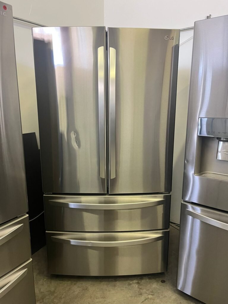 LG 27 cu. ft. 4-Door French Door, Stainless Steel Refrigerator! With Internal Ice Maker and Water Dispenser