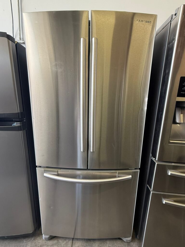 Samsung 32-Inch Wide 20 cu. ft. French Door, Stainless Steel Refrigerator!