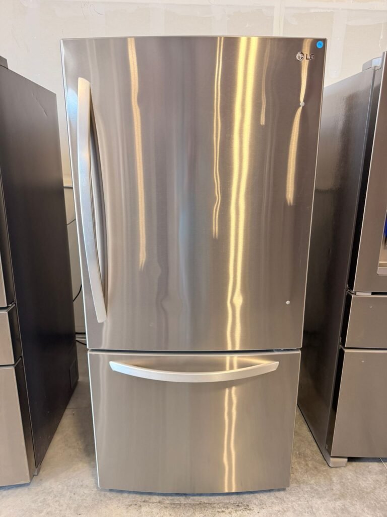 LG 33-Inch Wide 26 cu. ft. Bottom Freezer PrintProof Stainless Steel Refrigerator! With Internal Ice Maker