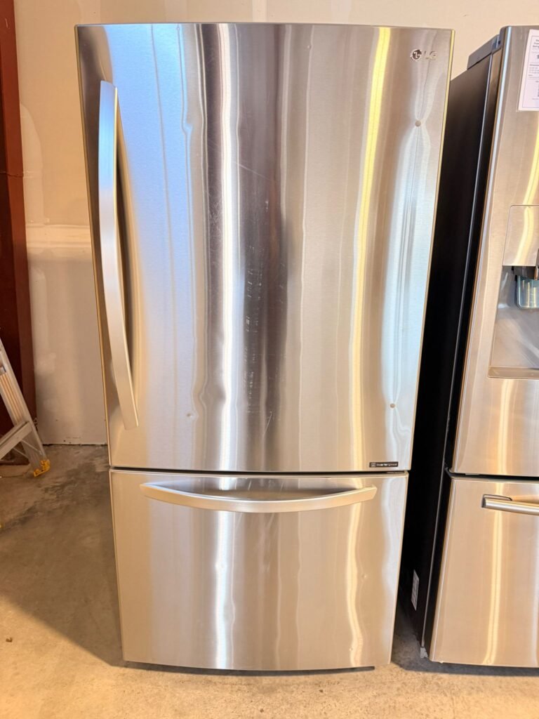 LG 33-Inch Wide 26 cu. ft. Bottom Freezer PrintProof Stainless Steel Refrigerator! With Internal Ice Maker