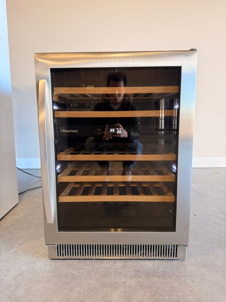 Hisense 24-Inch Wide 5.5 cu. ft. Stainless Steel Dual Zone Cooling Built-In /freestanding Wine Cooler