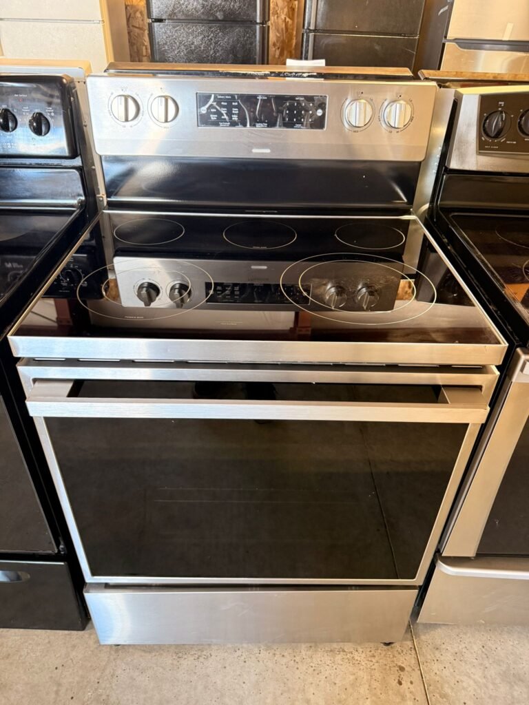 Hisense Ultra Fast-preheating 30-Inch Wide Electric Range with True Convection and AirFry in Stainless Steel!