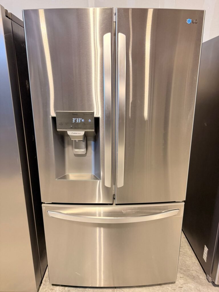 LG 26.2 cu ft French Door Refrigerator – Stainless Steel, Dual Ice Maker and Water Dispenser. Great conditions, fully tested, 36” width