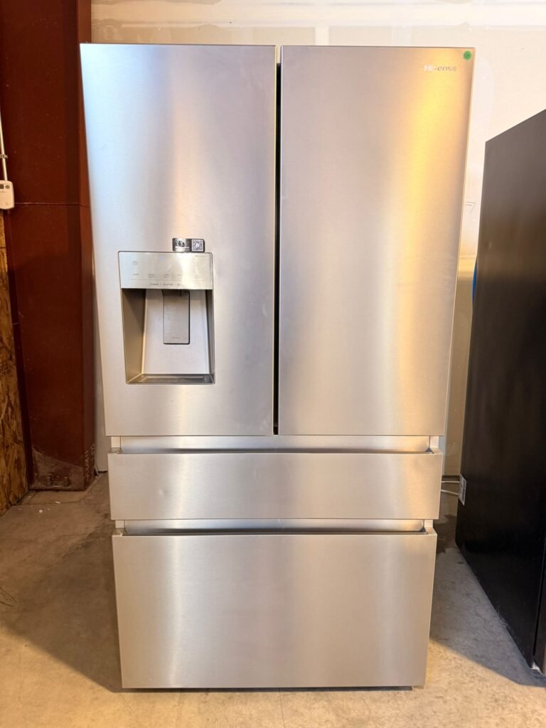 BRAND NEW with Dents and Scrach - Hisense PureFlat 25.6 cu ft French Door Refrigerator – Stainless Steel, Ice Maker and Water Dispenser.