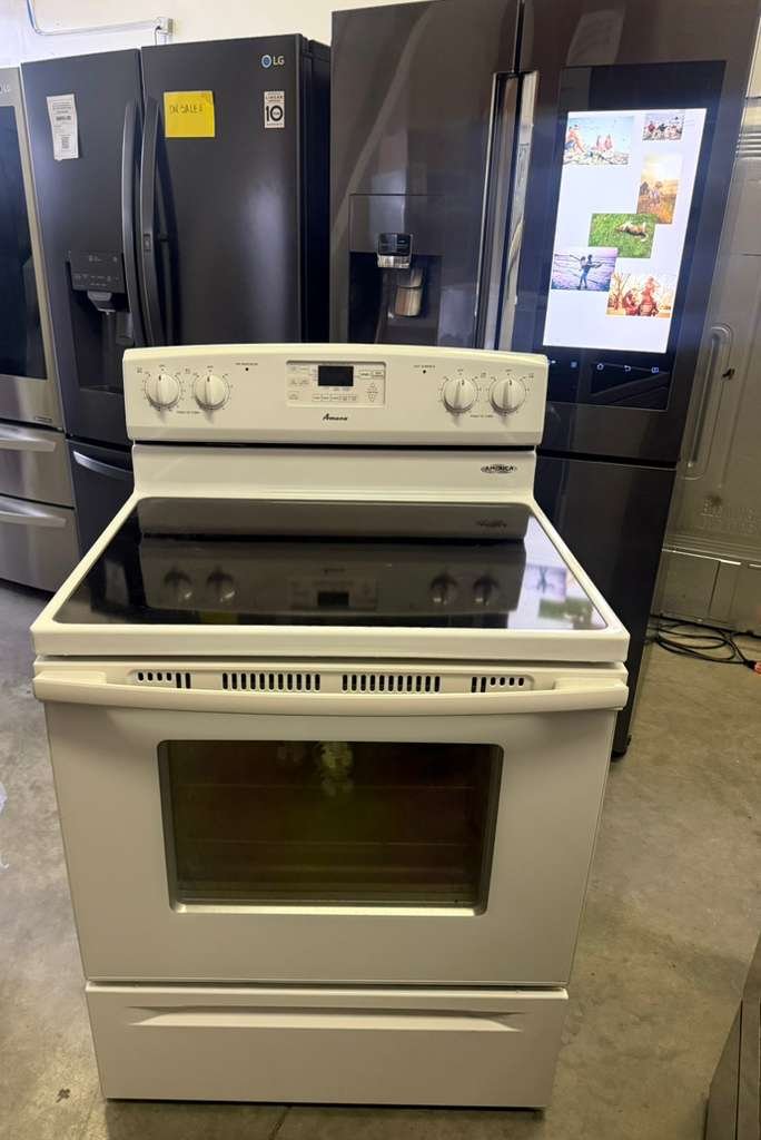 Amana 30-Inch Electric Range with 4 Burners and Self-Cleaning in White!