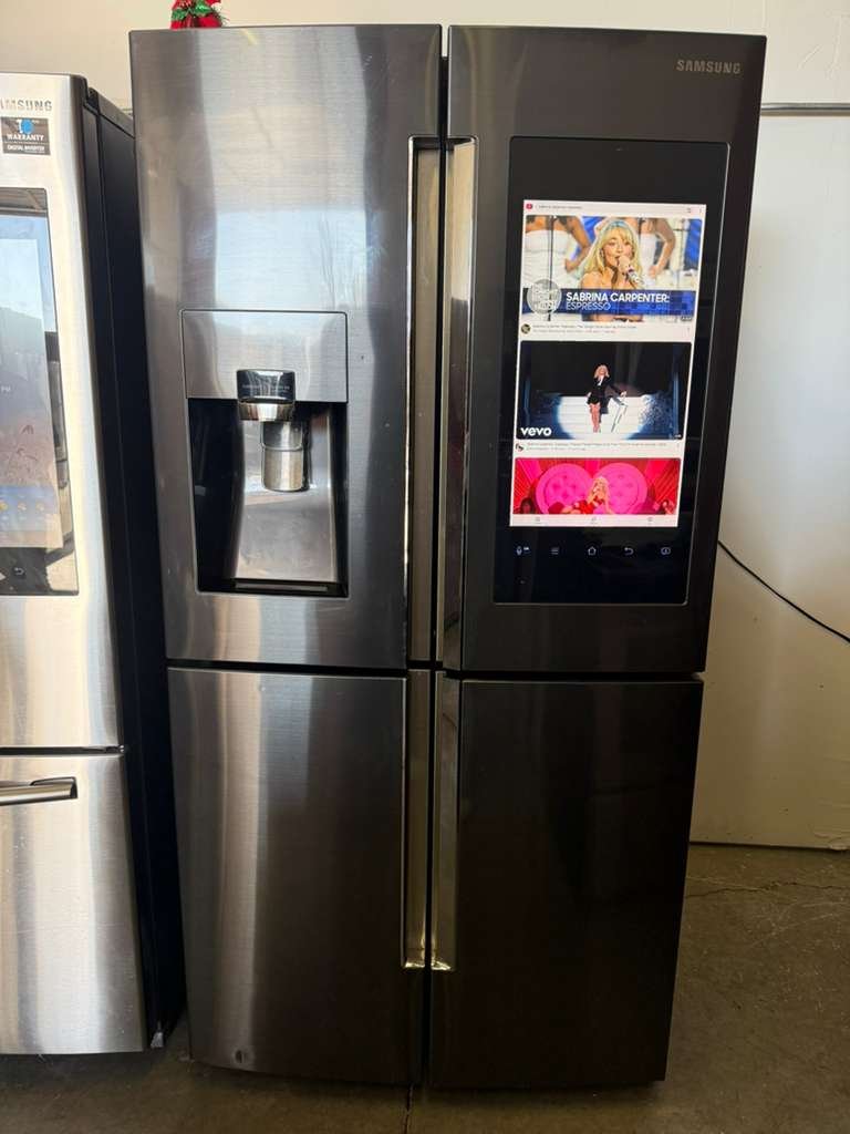 Samsung 28 cu. ft. 4-Door French Door Refrigerator with Family Hub and FlexZone in Fingerprint-Proof Black Stainless Steel