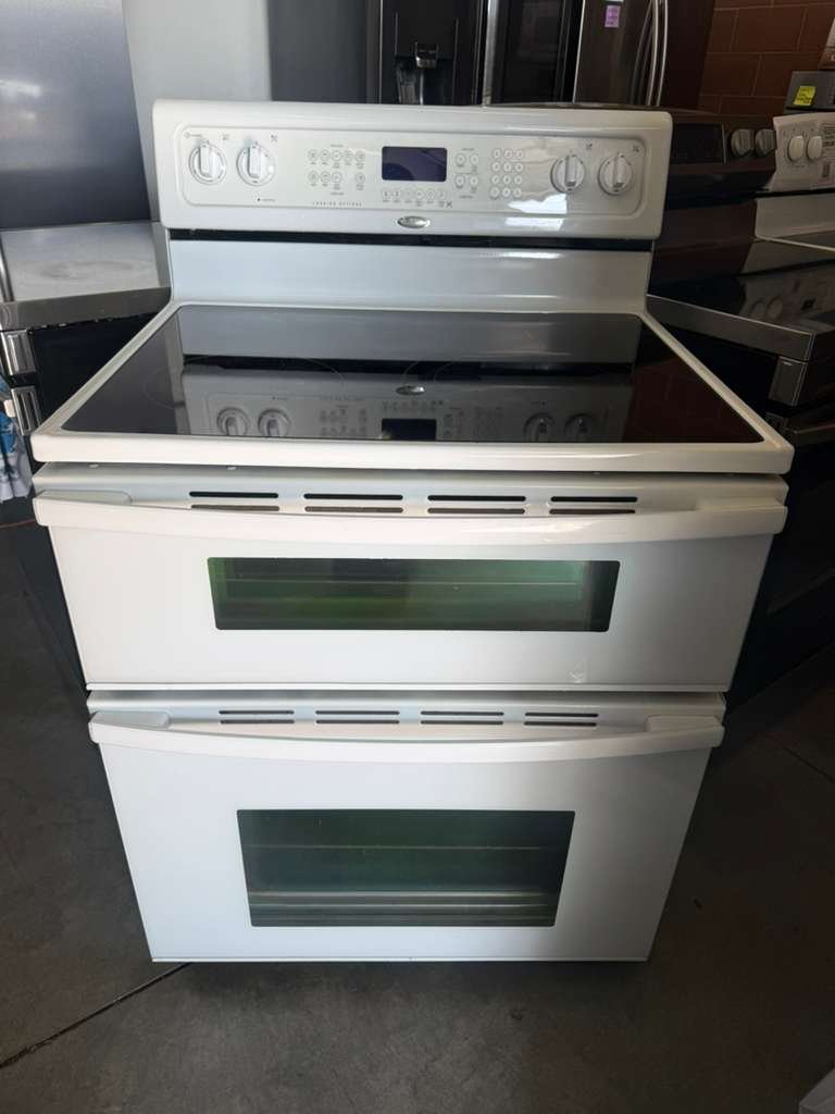 Whirlpool Gold 30-Inch Double Oven Electric Range with Accubake in White!
