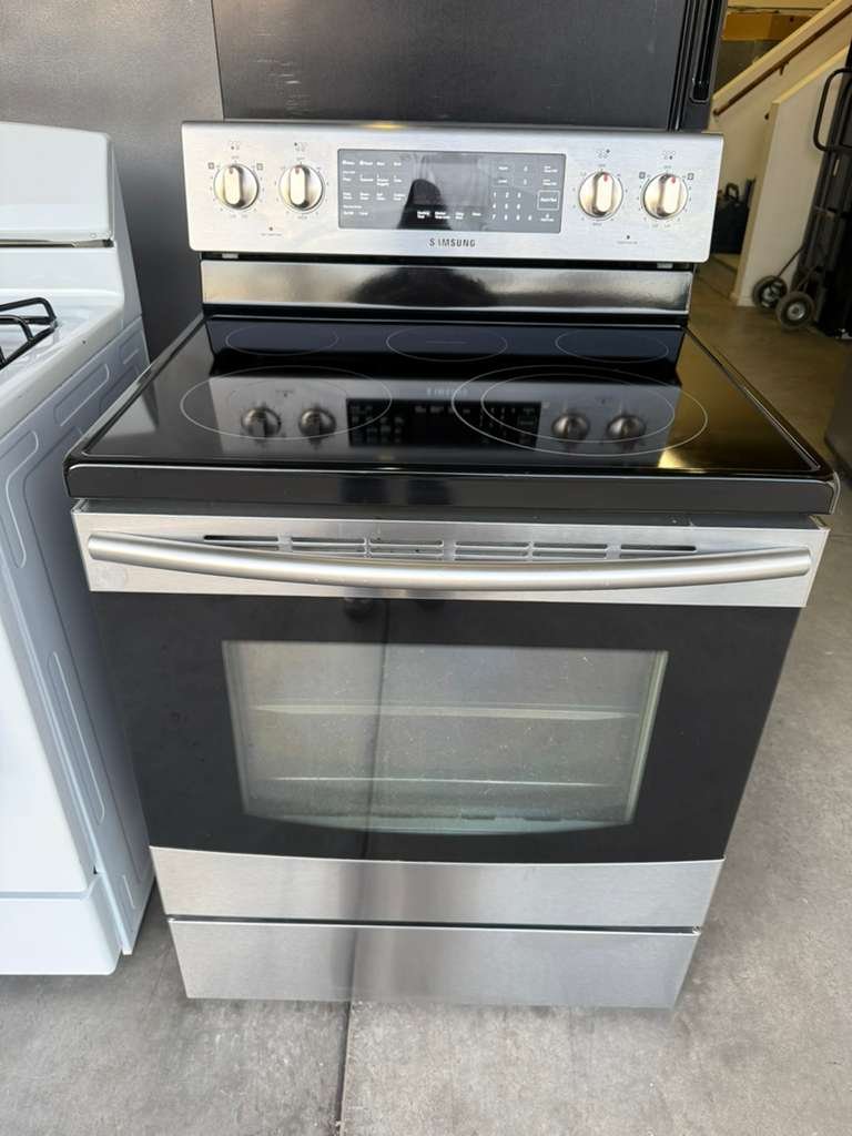 Samsung 30-Inch Double Oven Electric Range in Stainless Steel with Convection, Steam & Self Clean