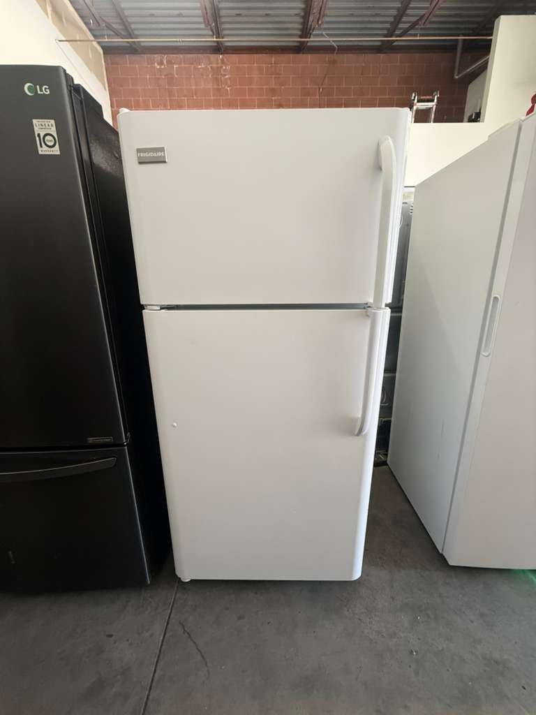 Frigidaire 30-Inch 18 cu. ft. Top-Freezer Refrigerator in White!