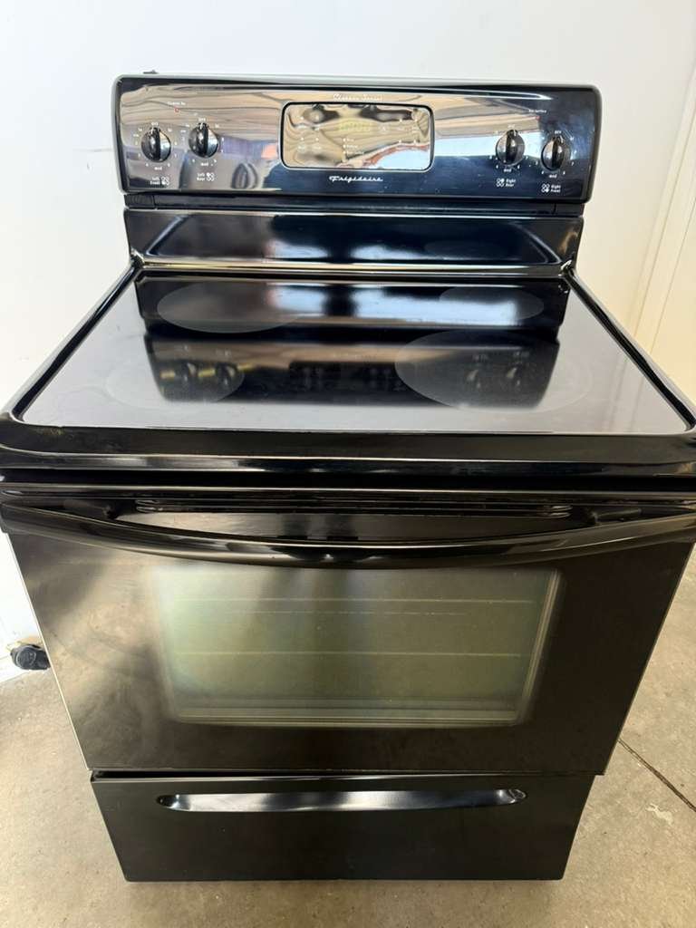 Frigidaire 30-Inch Electric Range with Self-Clean in Black!
