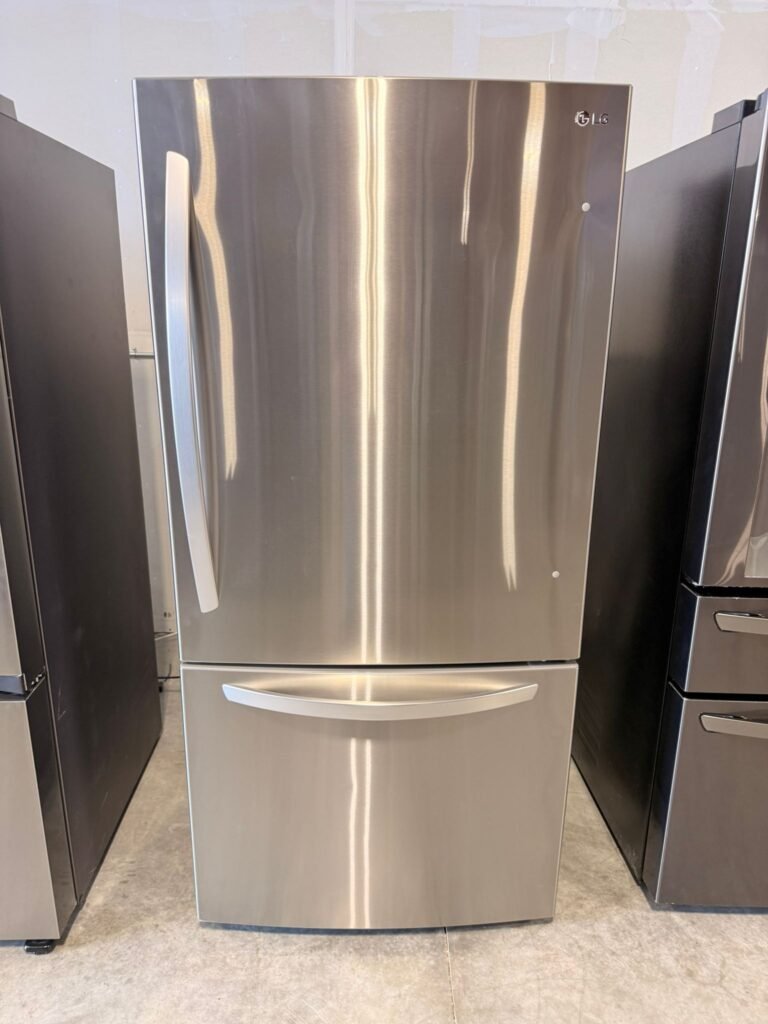 LG - 33 inch -26 cu. ft. Bottom Freezer Refrigerator with Ice Maker in Fingerprint Resistant Stainless Steel