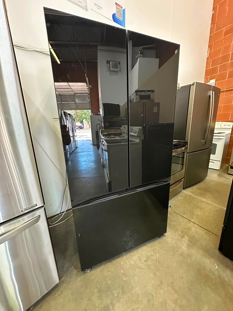 Samsung BESPOKE Standard-Depth 30 cu. ft. French Door Refrigerator with AutoFill Water Pitcher Center - Black Glass